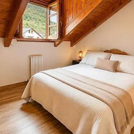Apartament Centrico Atico De Diseno Con Vistas Al Pirineo - *