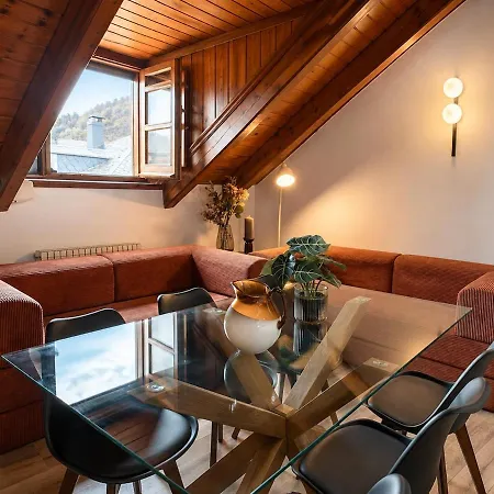 Centrico Atico De Diseno Con Vistas Al Pirineo - Apartament Benasque